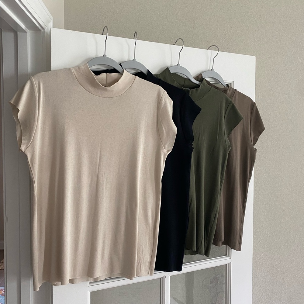 ZARA Short Sleeve Turtlenecks Size Large.